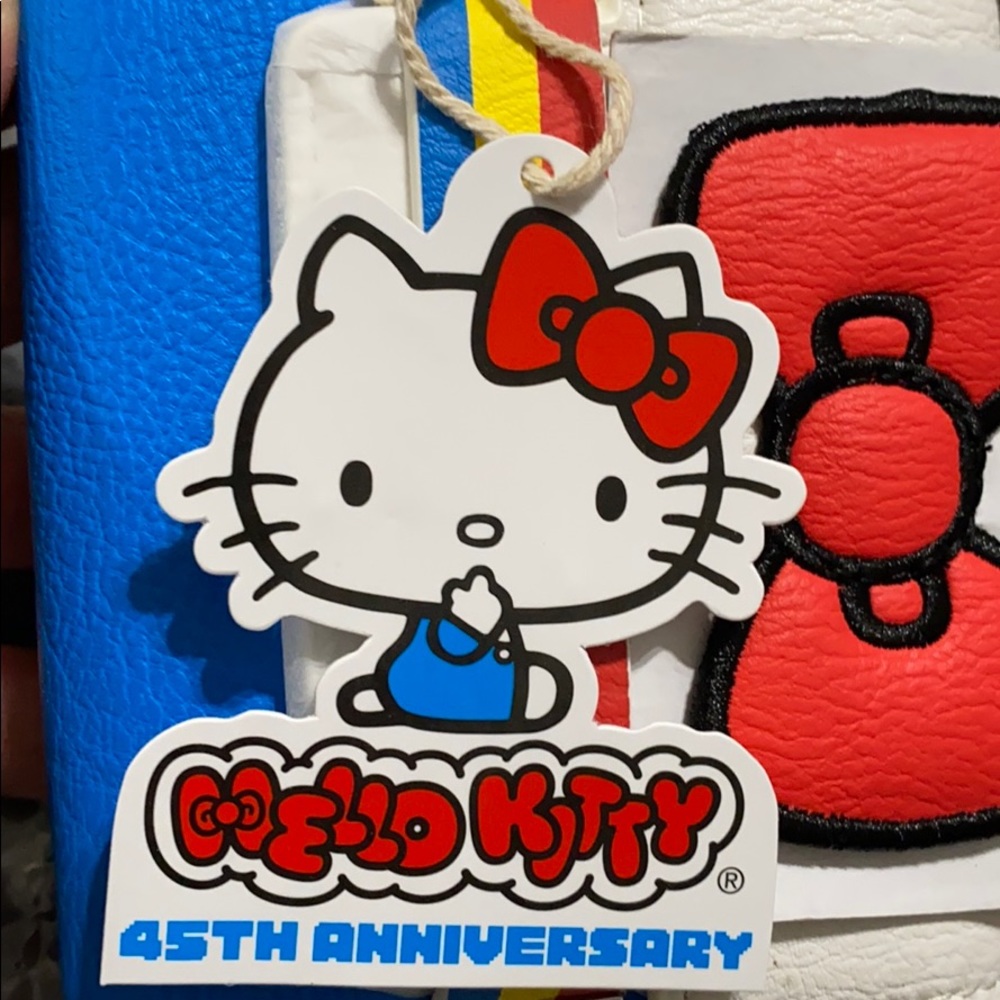 Loungefly Loves Hello Kitty - Picture 4 of 6
